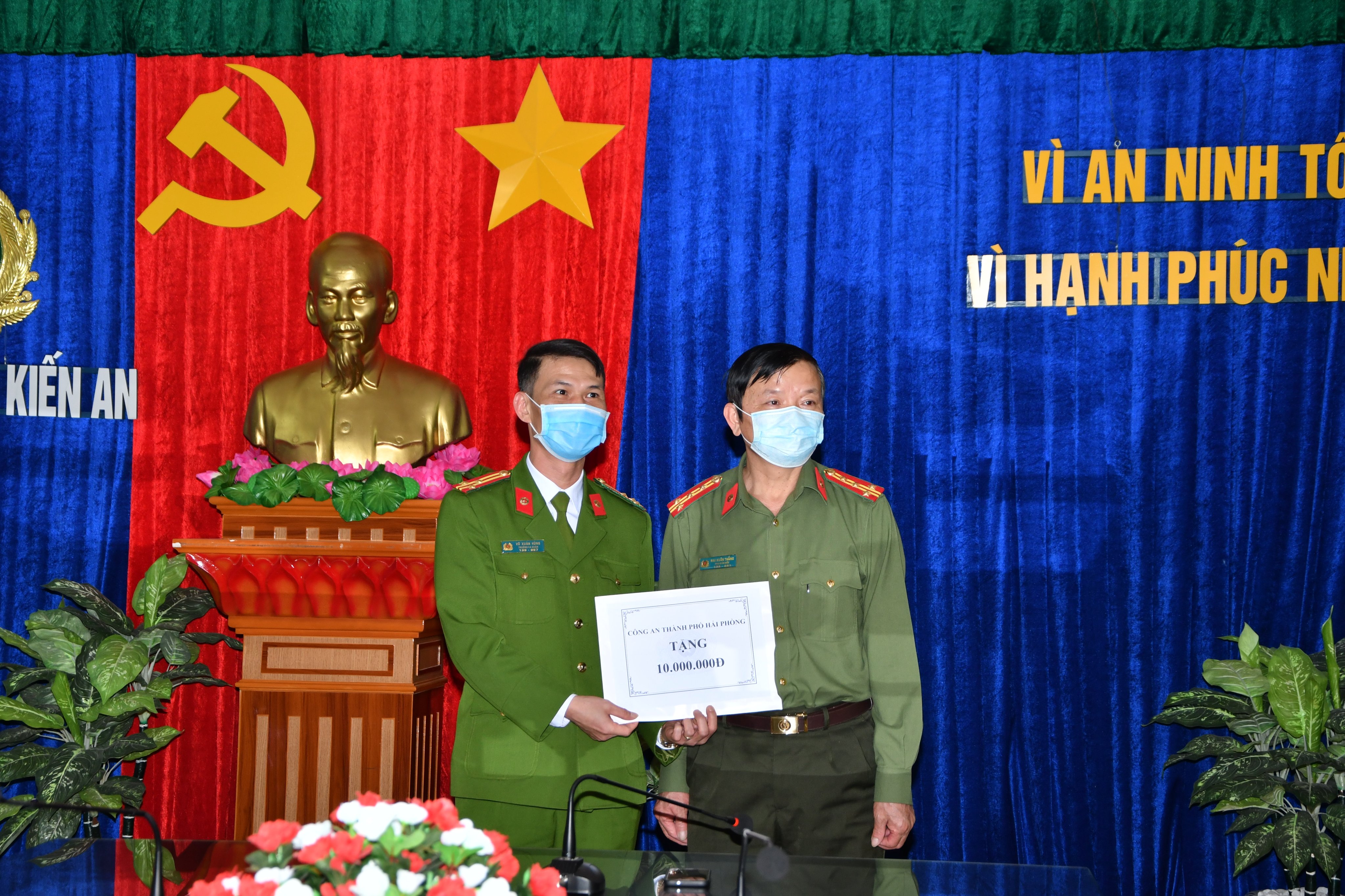 CATP khen Công an quận Kiến An trong công tác phòng dịch Covid -19